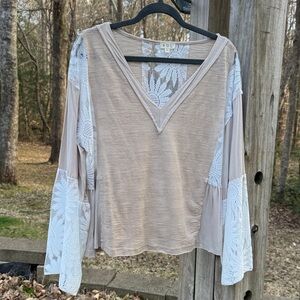 POL Beige and White Lace Sleeve Blouse